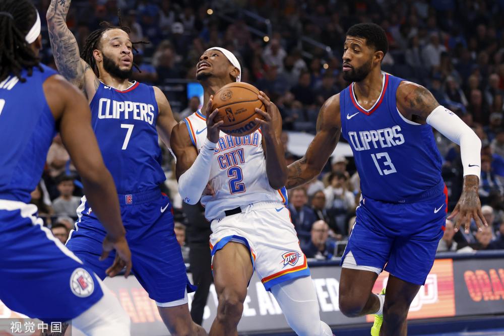 香槟已经开好，拜仁官方晒出沙拉盘：亲爱的奖杯，欢迎回家！.